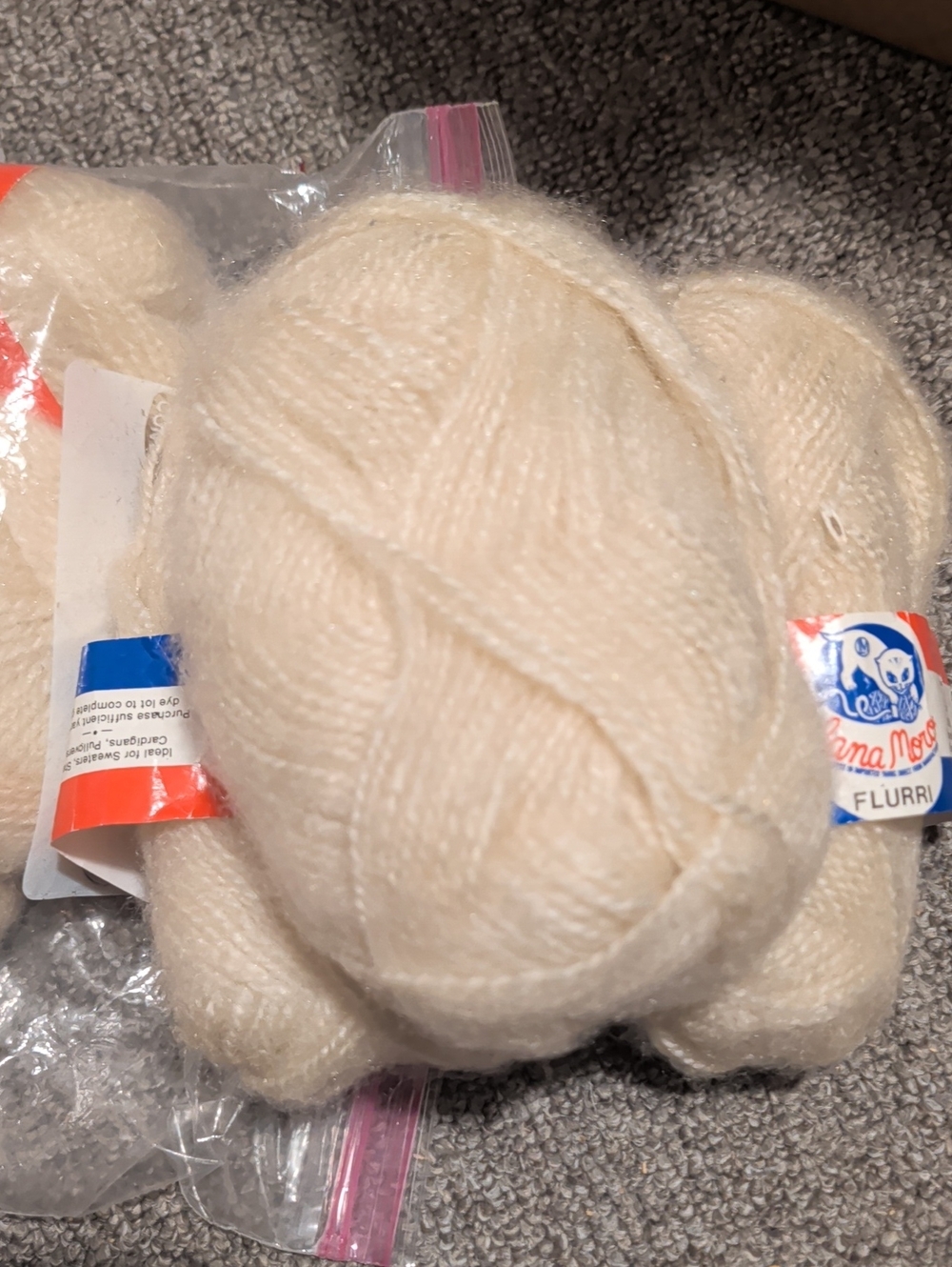 Lana Moro Yarn Flurri 6,1 oz Skeins Super High Bulk Brushed Acrylic Cream White